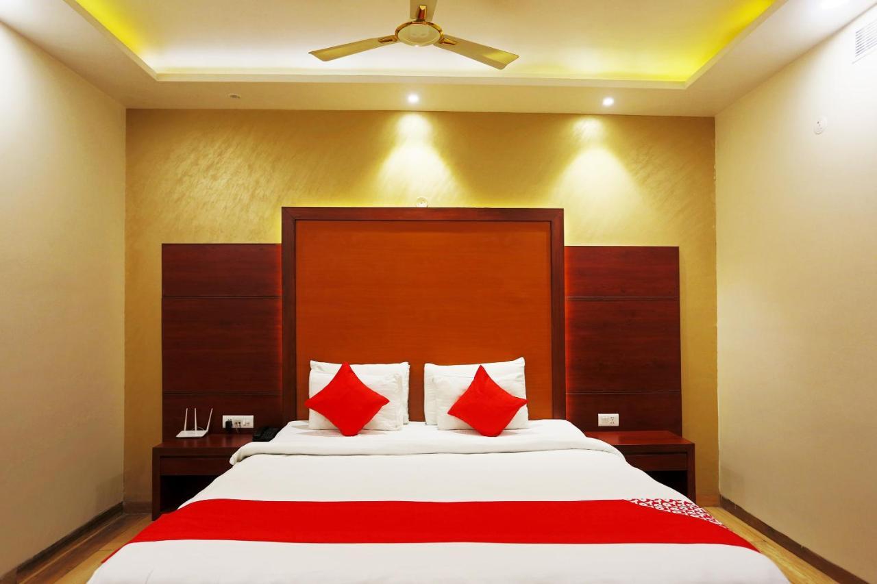Capital O Green Palms Near Jhilmil Metro Station Hotel New Delhi Ngoại thất bức ảnh