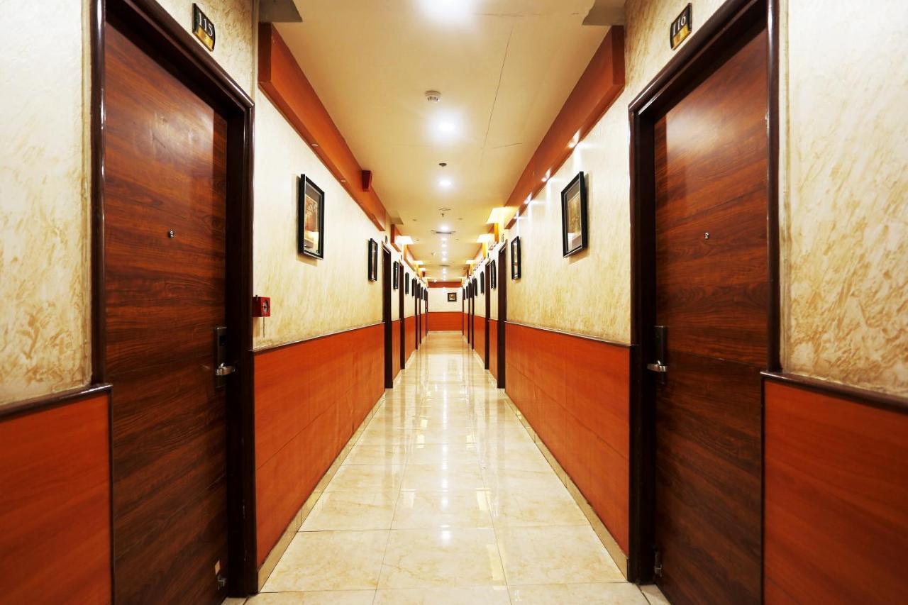 Capital O Green Palms Near Jhilmil Metro Station Hotel New Delhi Ngoại thất bức ảnh