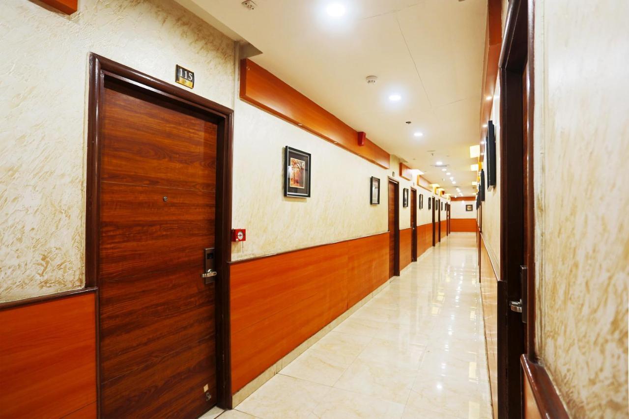 Capital O Green Palms Near Jhilmil Metro Station Hotel New Delhi Ngoại thất bức ảnh