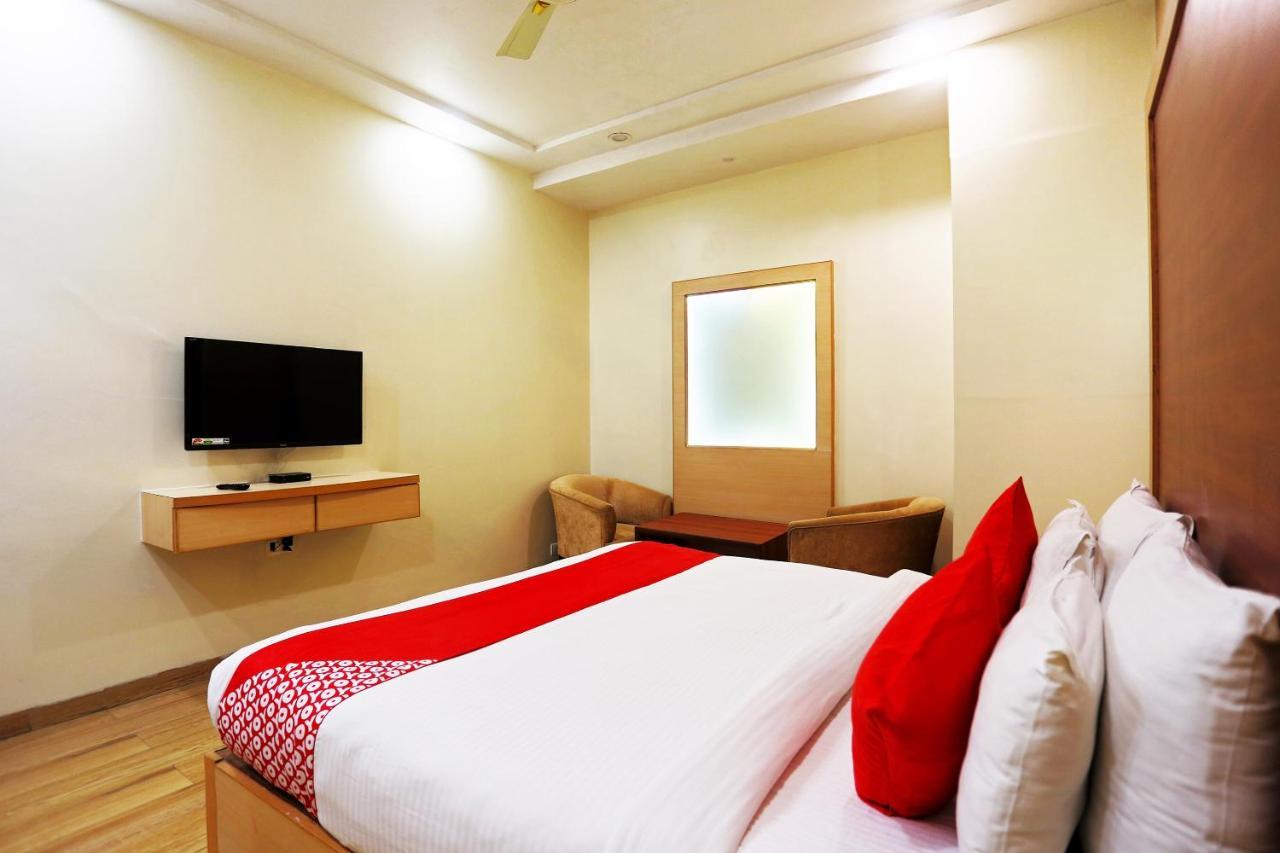 Capital O Green Palms Near Jhilmil Metro Station Hotel New Delhi Ngoại thất bức ảnh