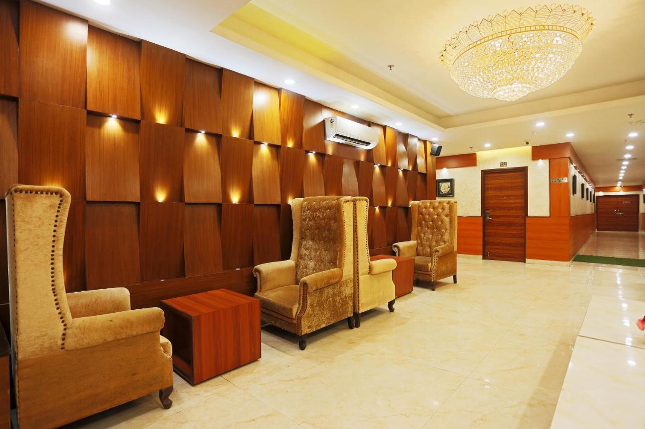Capital O Green Palms Near Jhilmil Metro Station Hotel New Delhi Ngoại thất bức ảnh