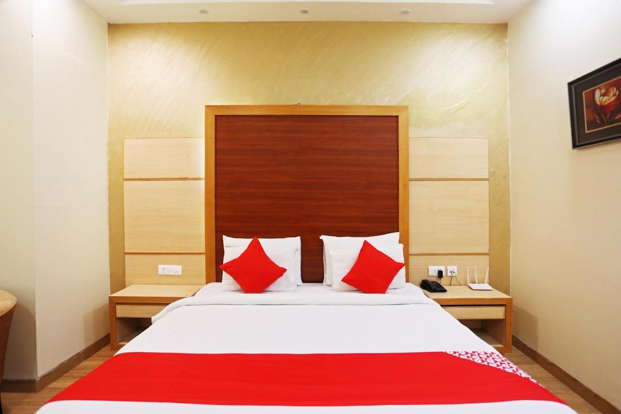 Capital O Green Palms Near Jhilmil Metro Station Hotel New Delhi Ngoại thất bức ảnh